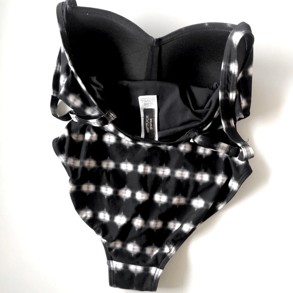 Niptuck Tummy Control Multi Cup Ruched Twist Front Size 6 Black Swimsuit - Picture 5 of 14